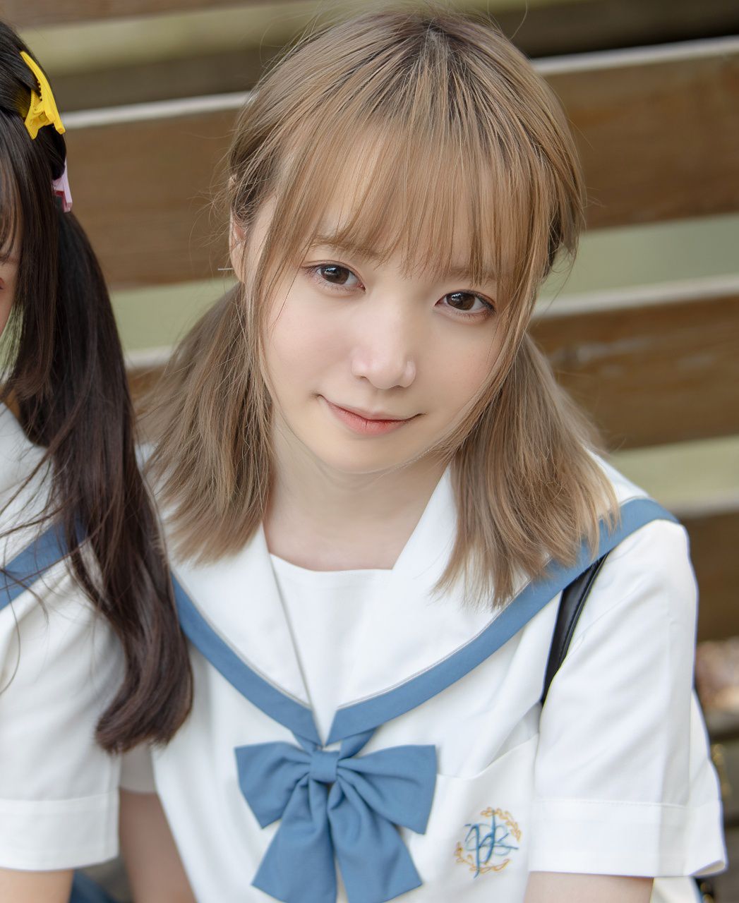 「森萝财团」写真JKFUN025 – 80D白丝过膝袜