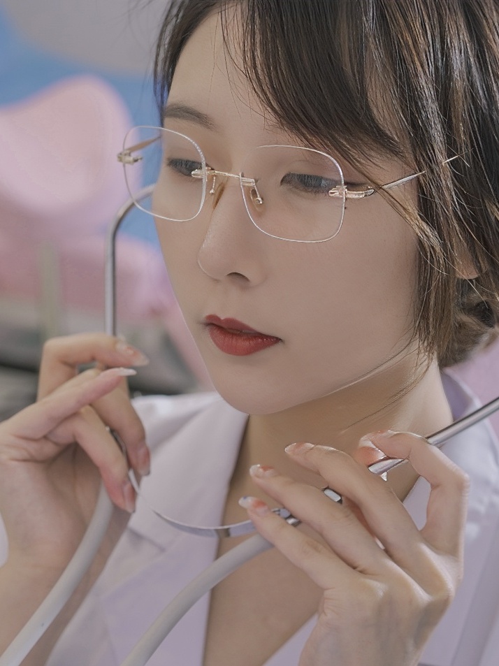  [摄影博主]云溪溪 奶桃 – 医护姐姐