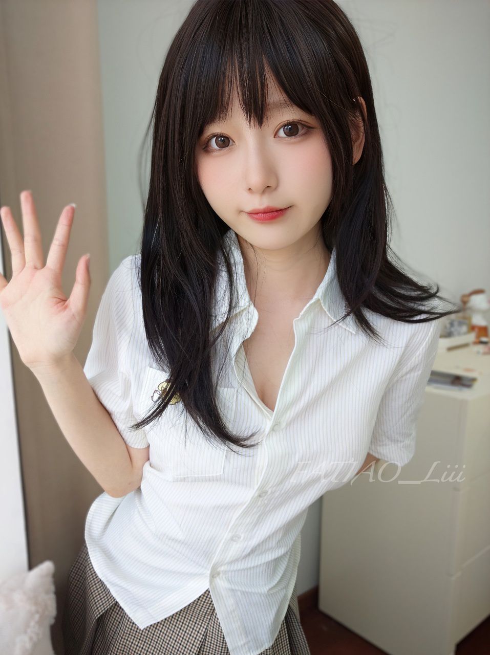 「网红正妹」迷之呆梨 – fantia08月订阅