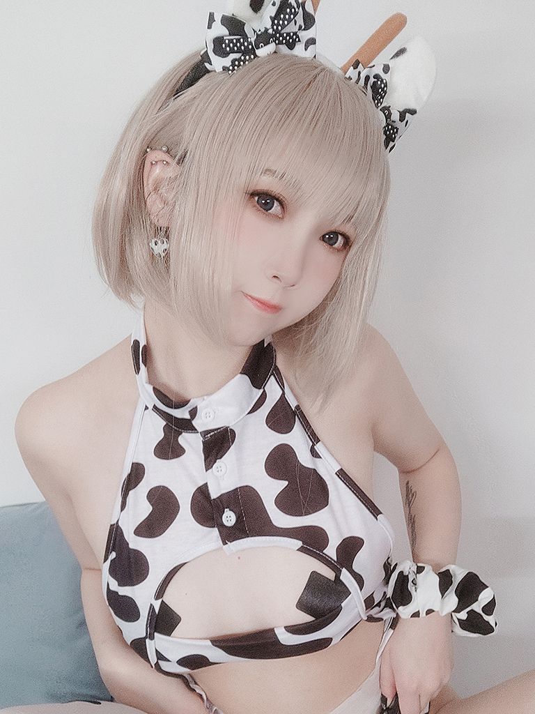 「动漫博主」名濑弥七 – 奶牛