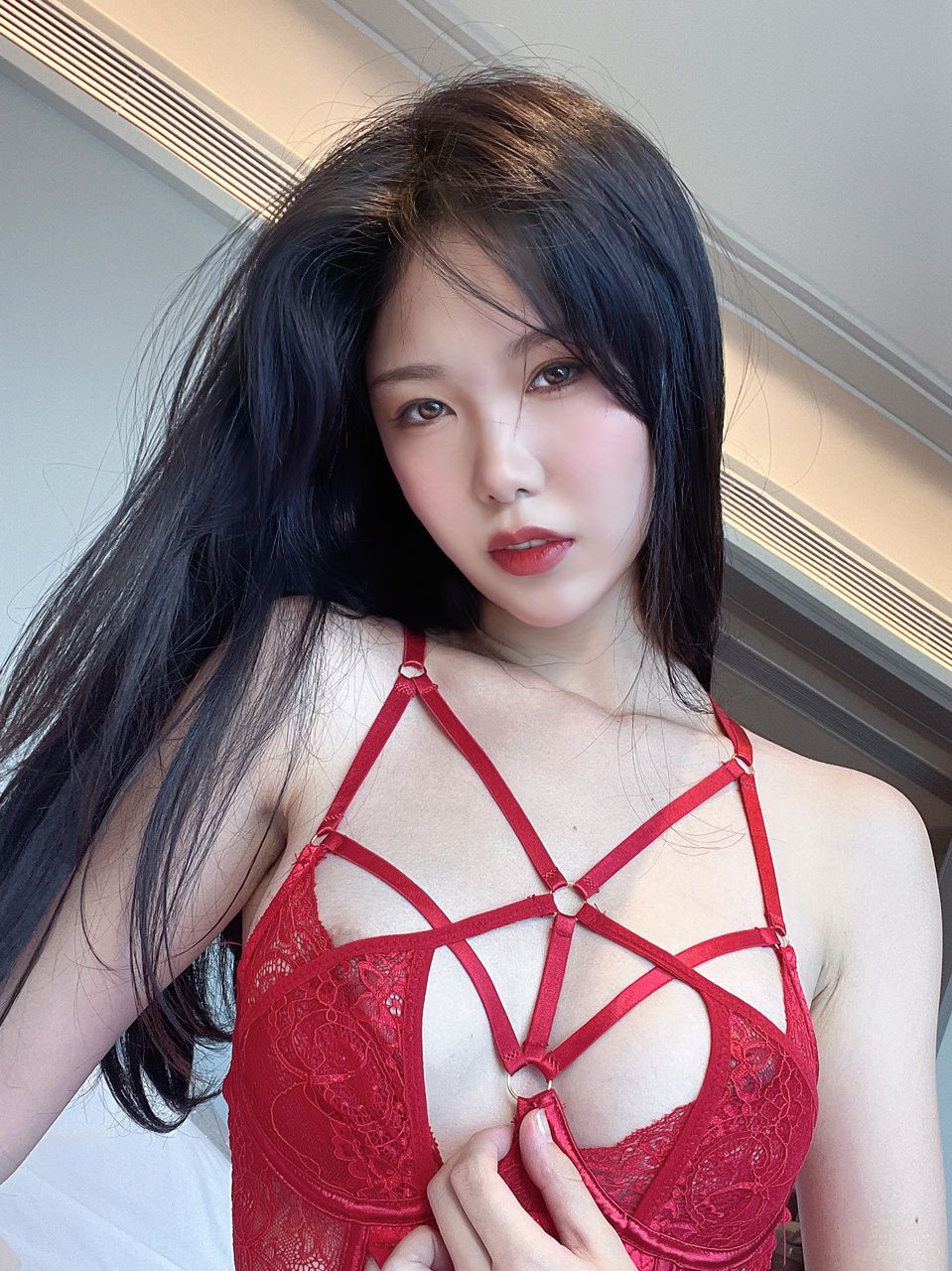 「抖娘-利世」定制玩物 – 红色诱惑