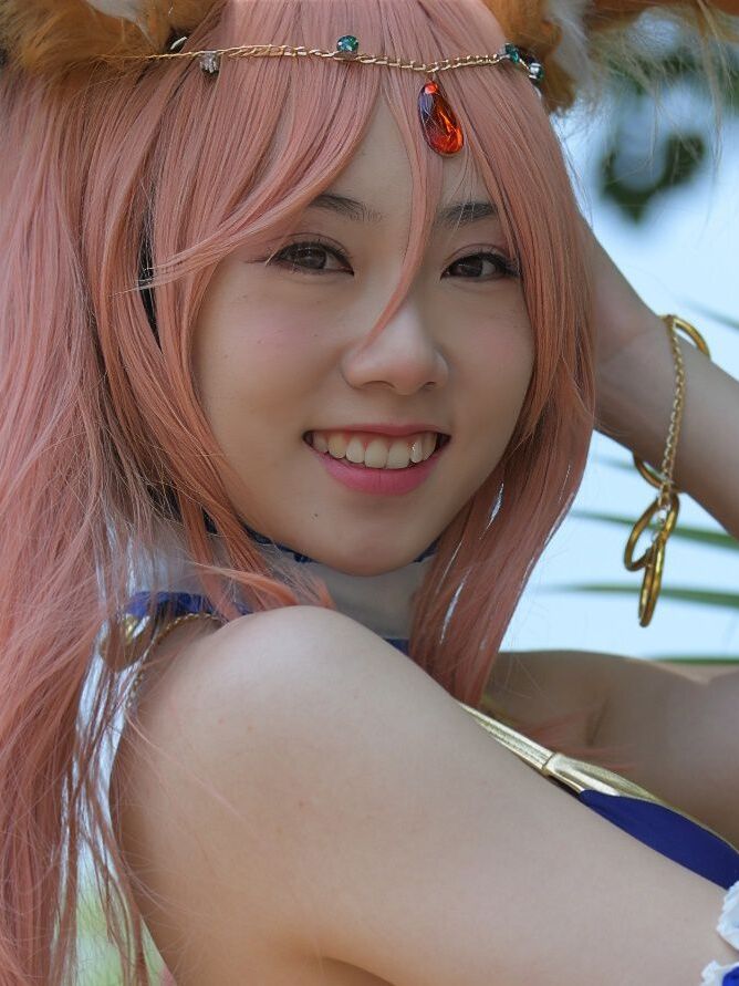 「魔镜街拍」红石摄影 – Happy Weekend