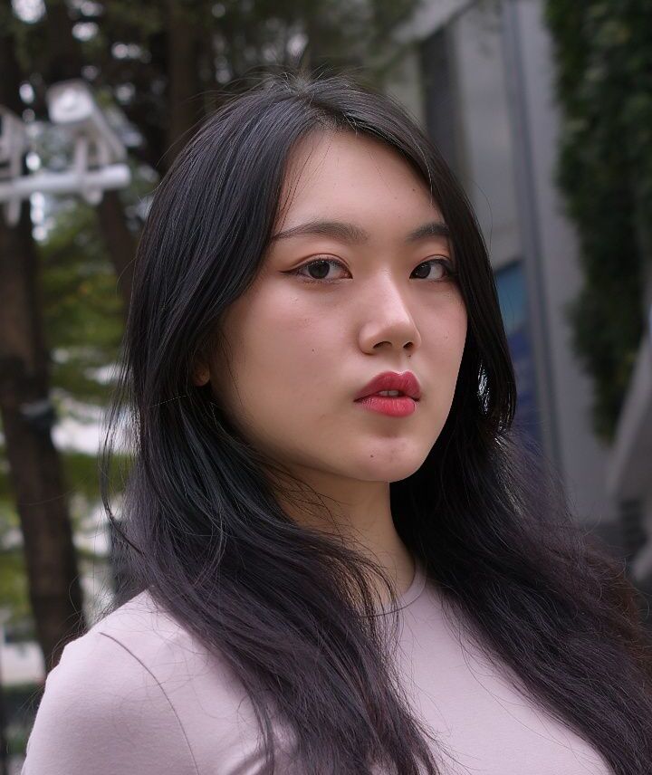 「魔镜模拍」原版视图 – 油光肉丝皮裙