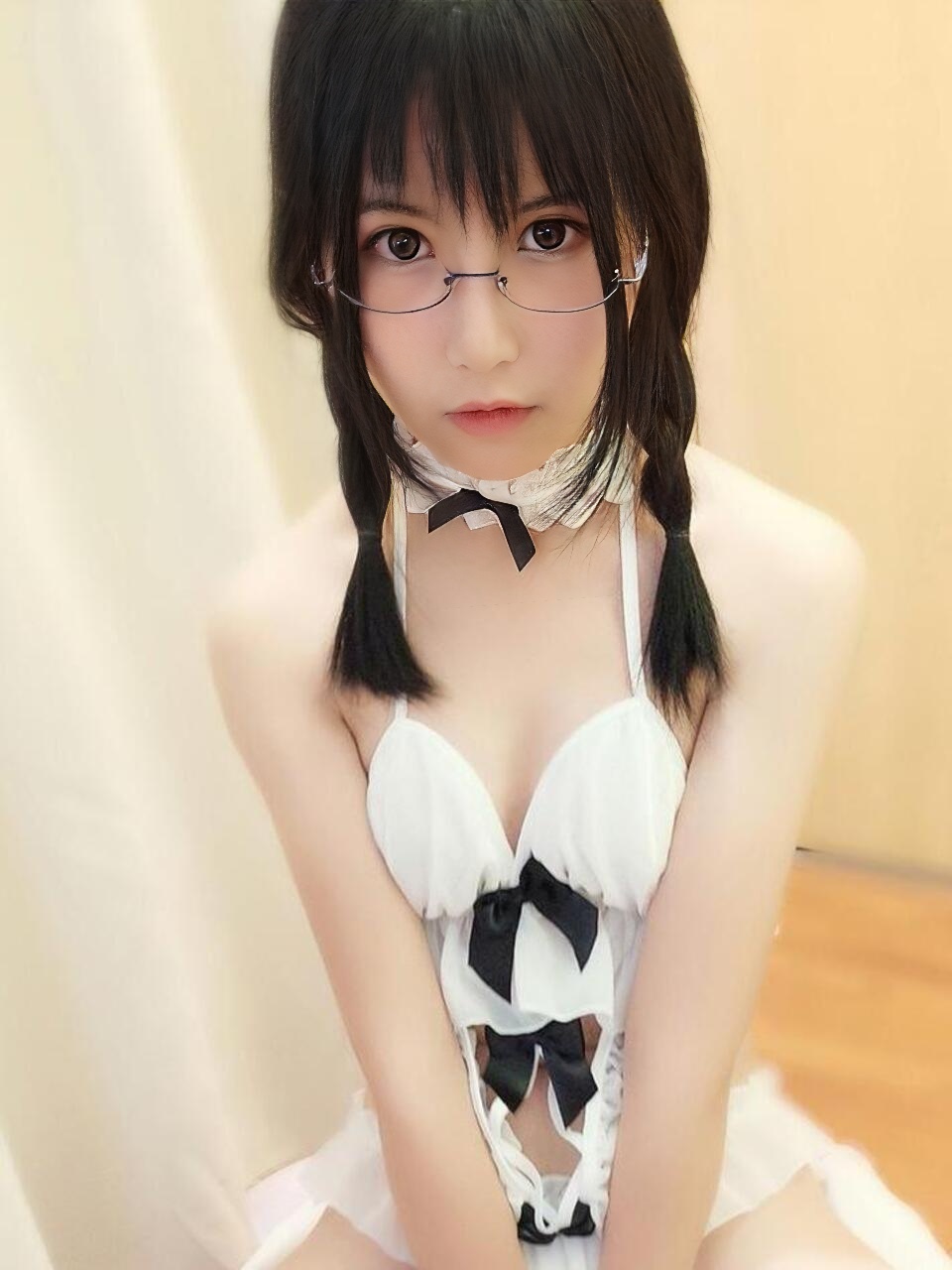 「网红嫩妹」逐月SU – 白色过膝袜