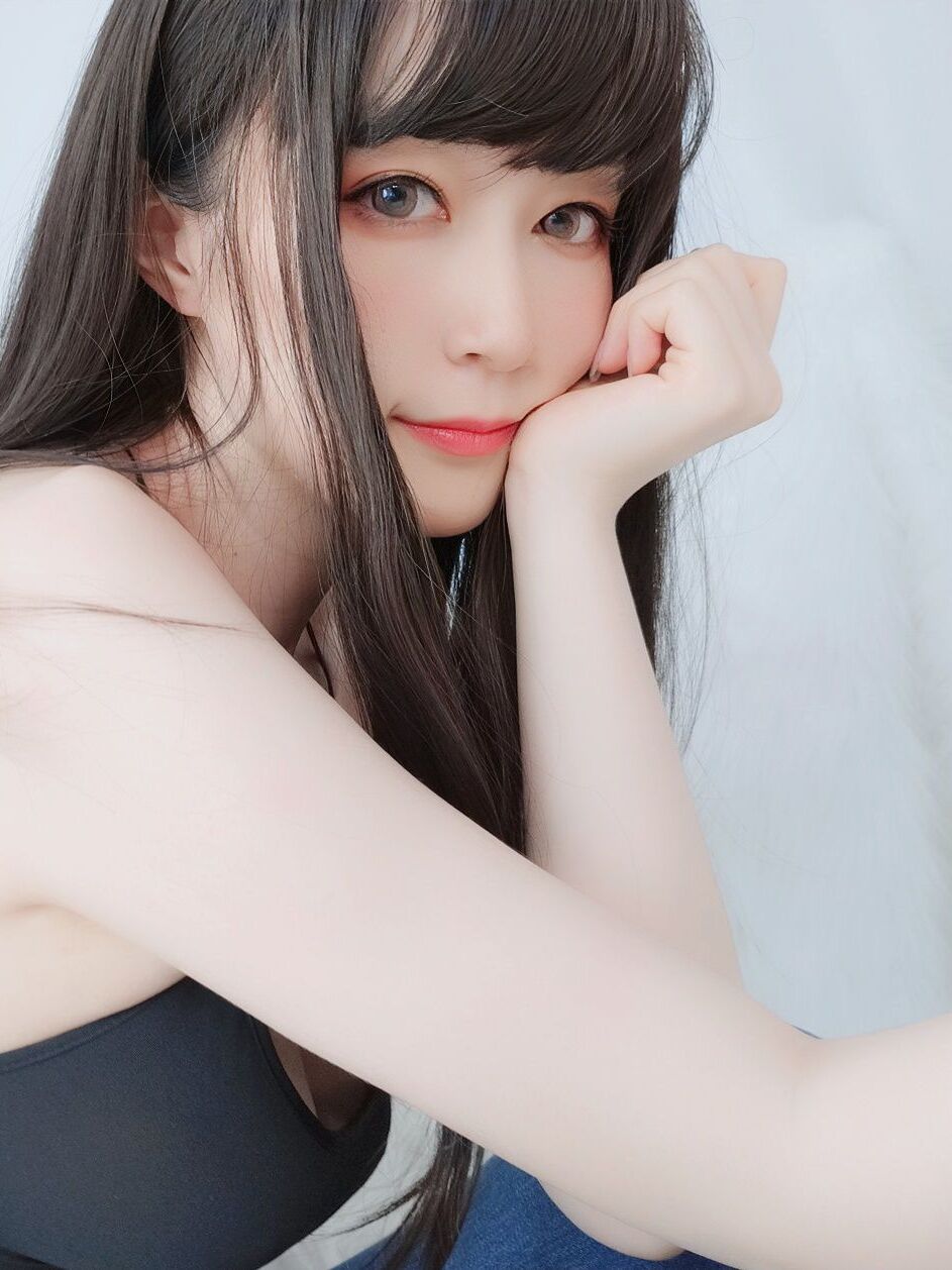 「动漫博主」@白银81 – 露背上衣