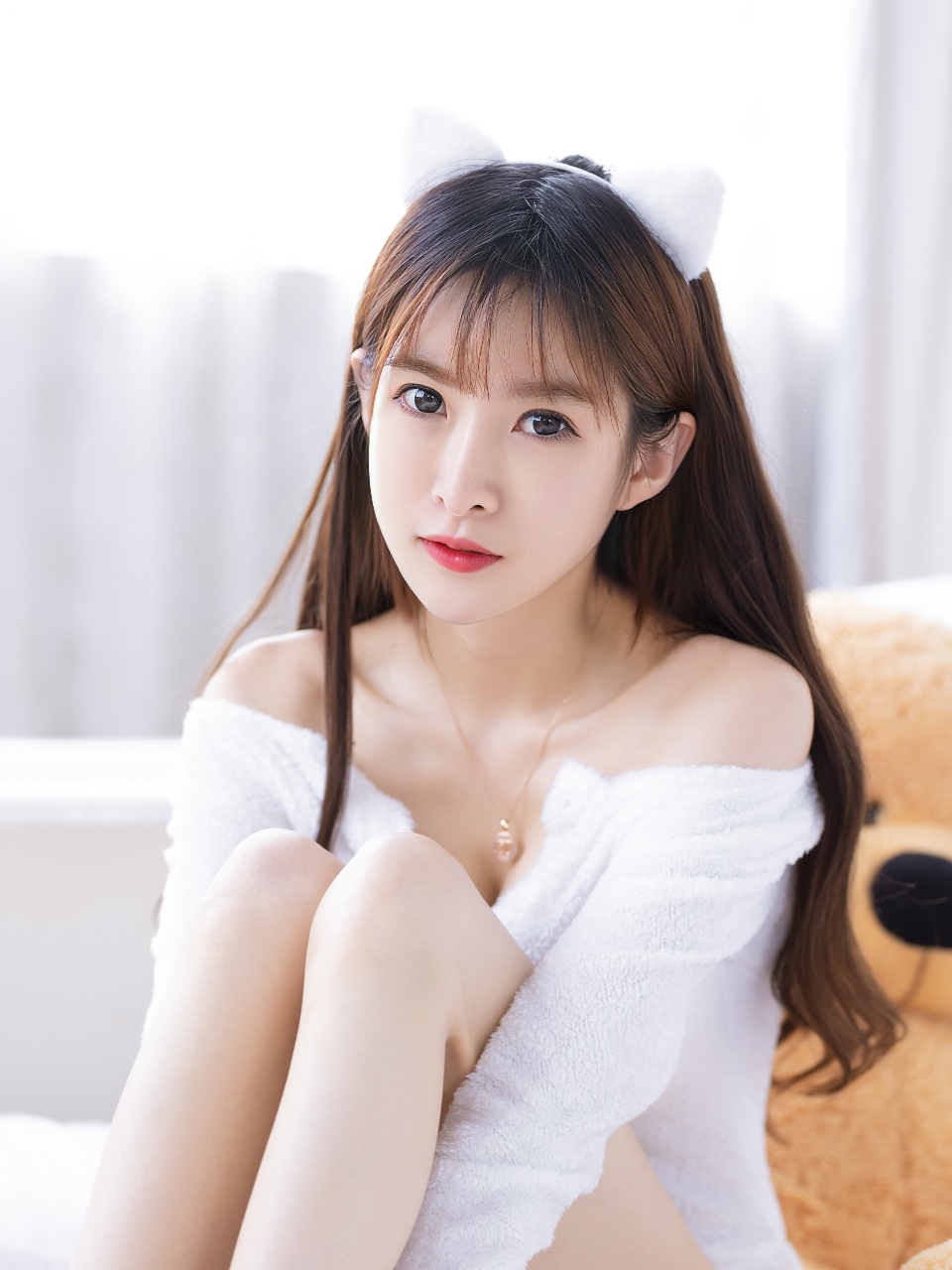  王羽衫 白纱短裙