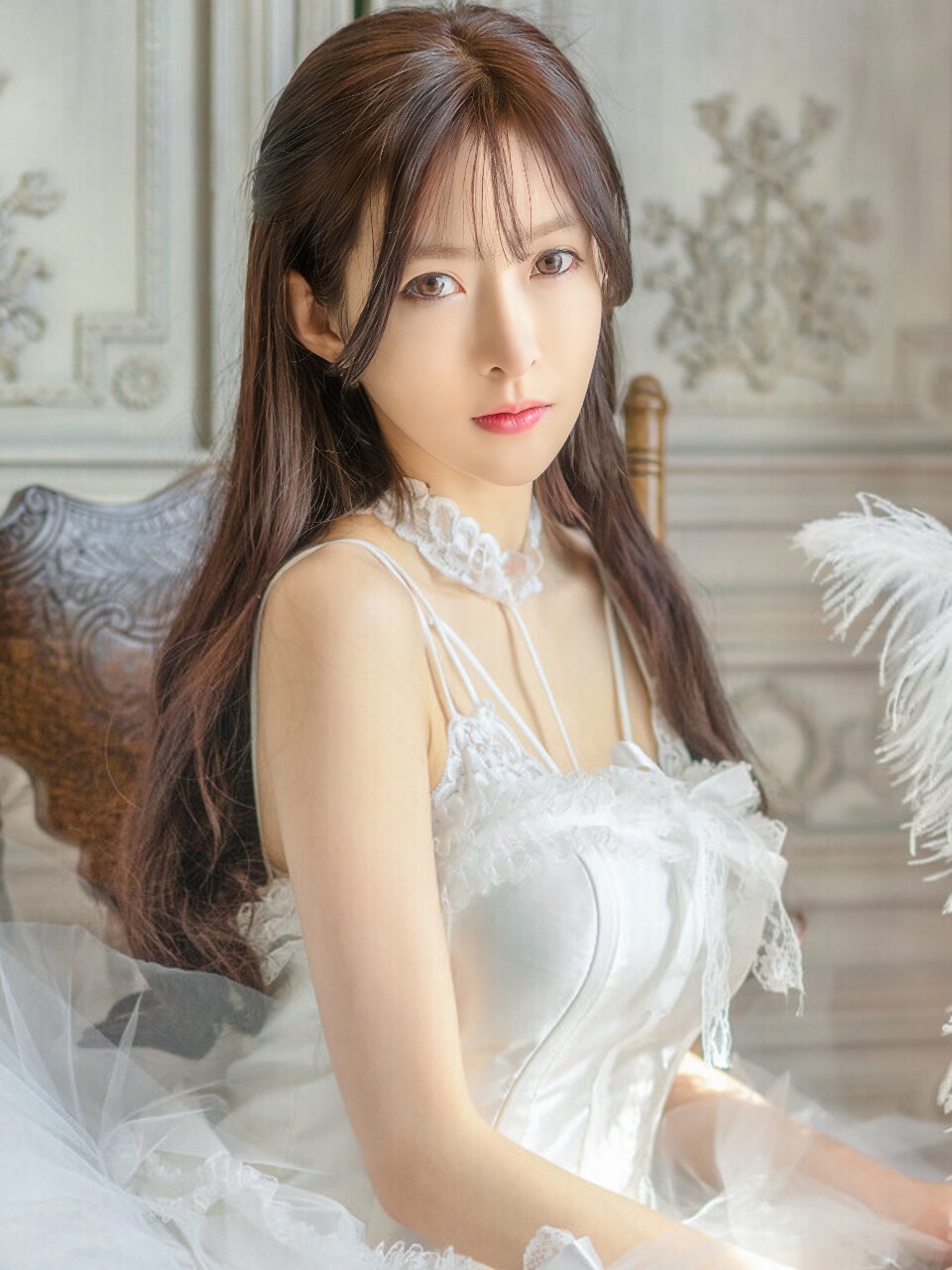  王羽衫 花边白裙