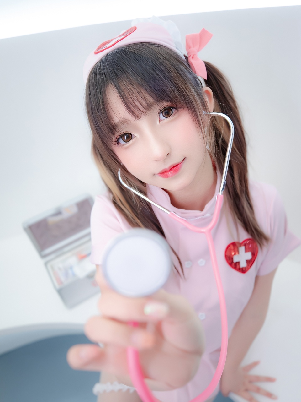  神楽坂真冬 白丝护士《心身バランス》