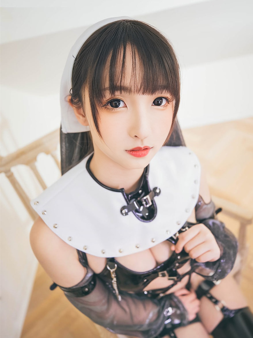  神楽坂真冬《許しの日》苦行修女(絶対企画)