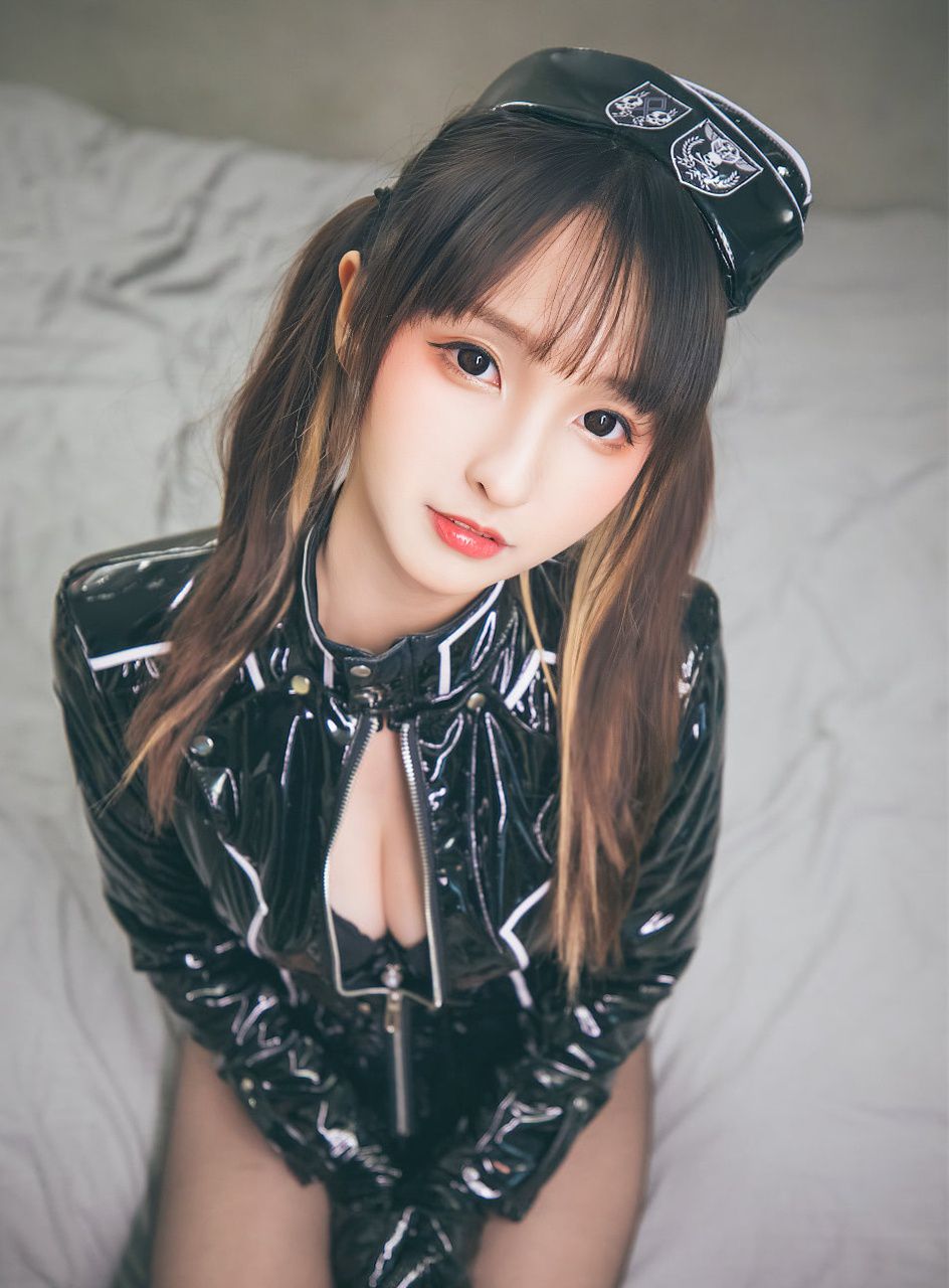  神楽坂真冬 お帰りなさい、指揮官(絶対企画)