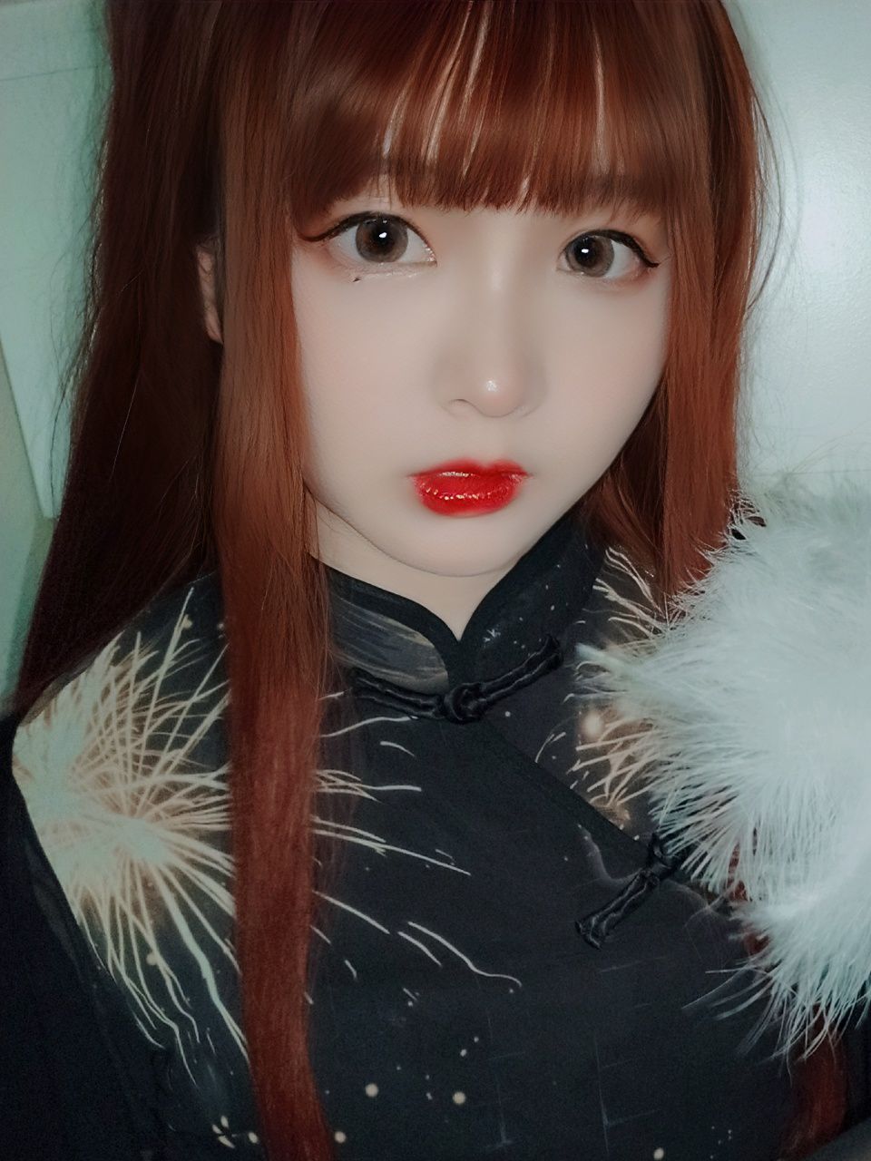  古川kagura 自拍系列亮丝黑旗袍[42P5V 254M]